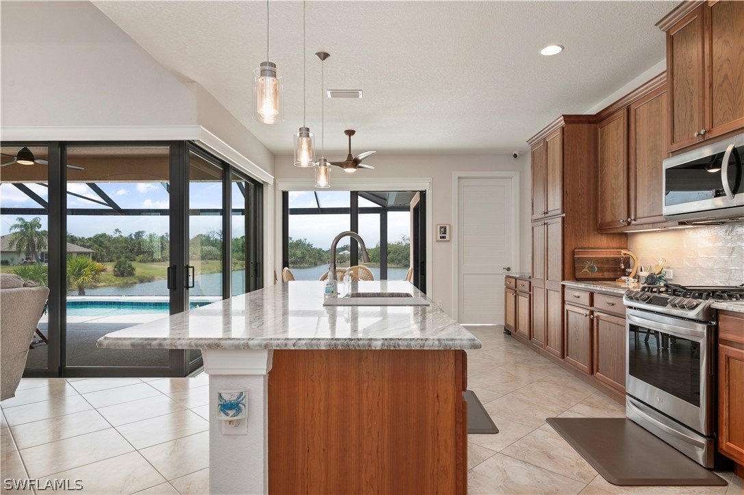 476 Sweetwater DR