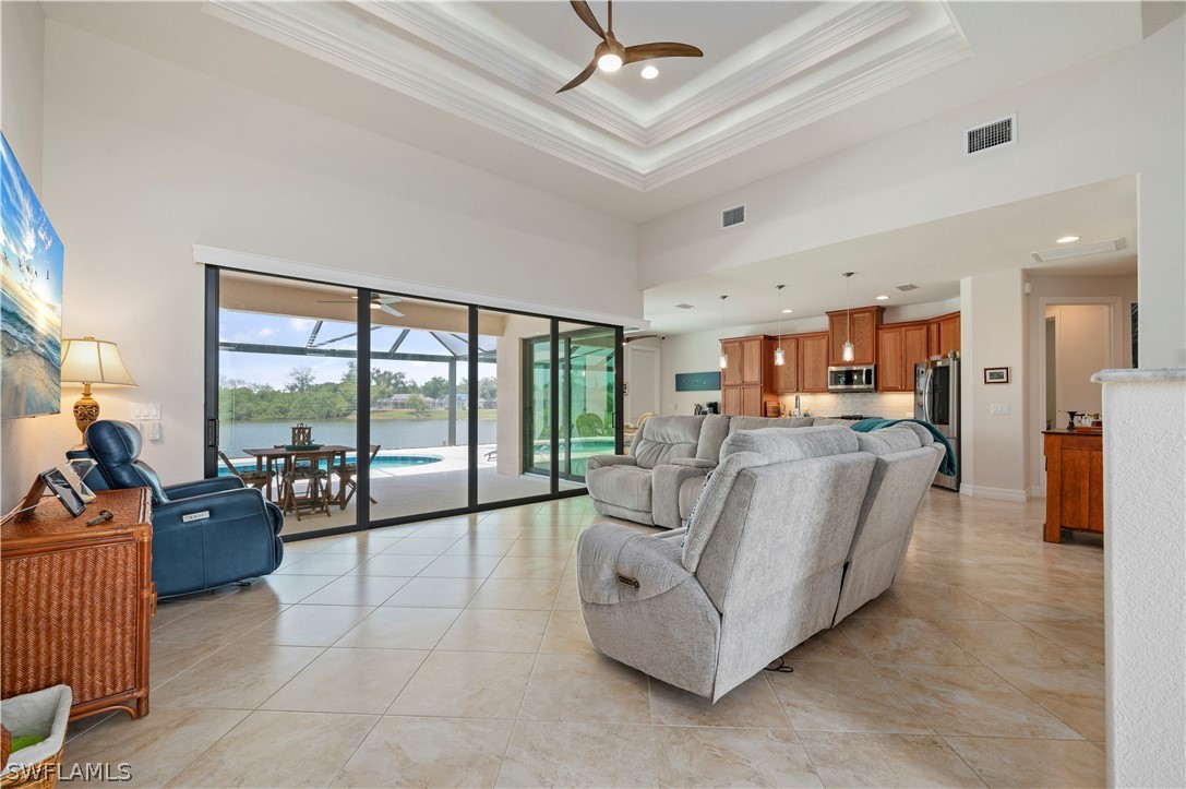 476 Sweetwater DR