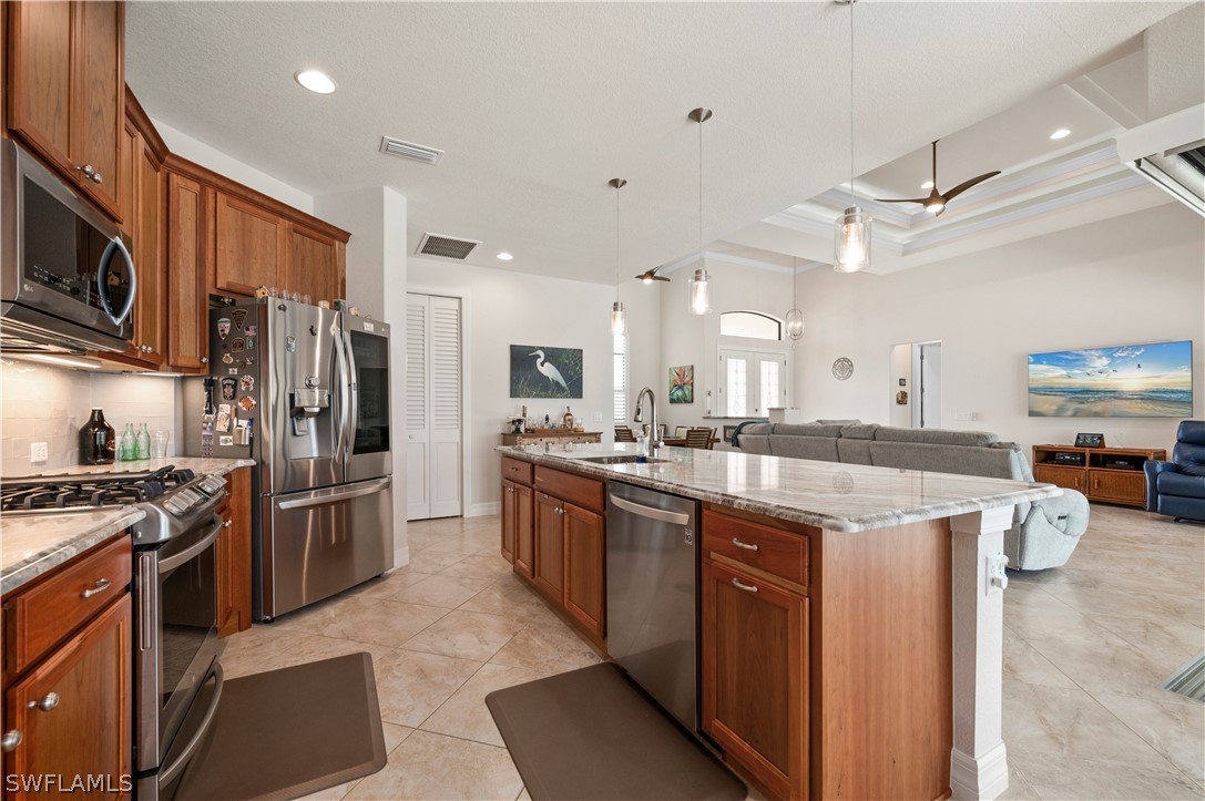476 Sweetwater DR