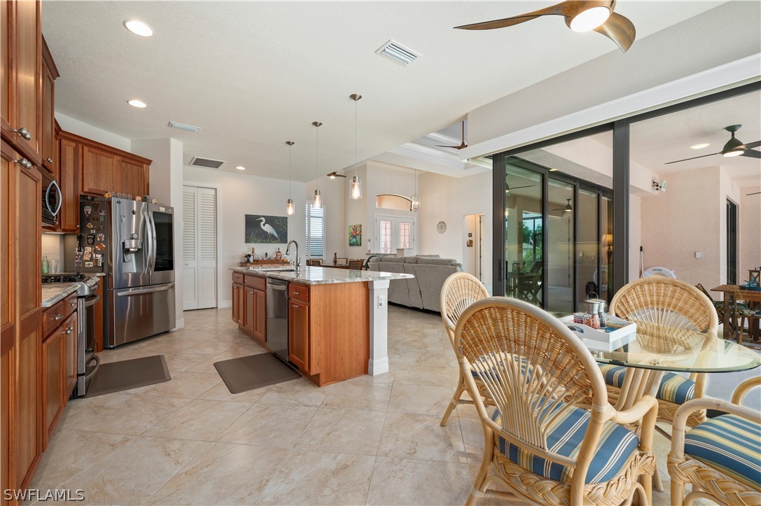 476 Sweetwater DR