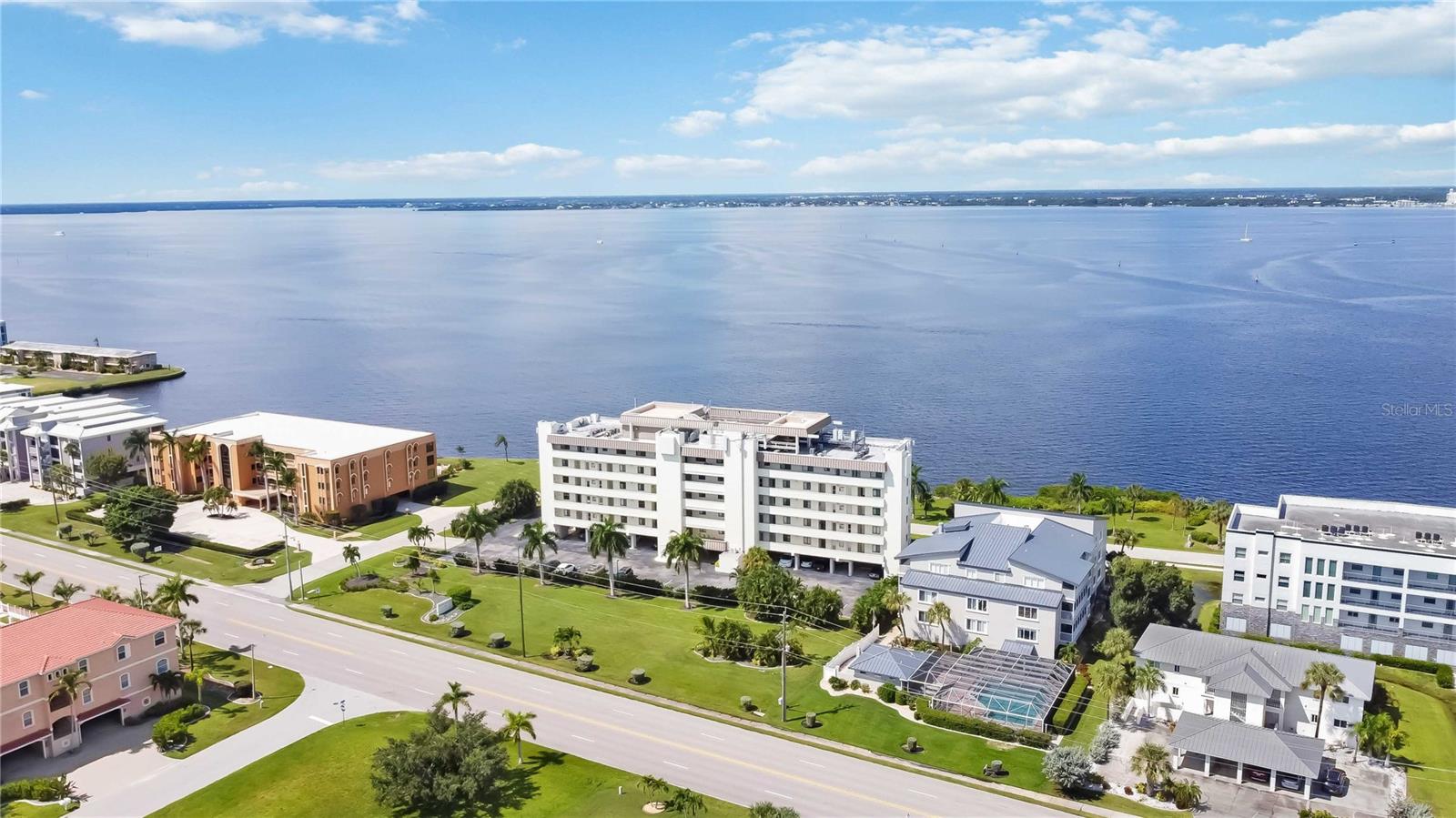 1500 PARK BEACH CIR #2F