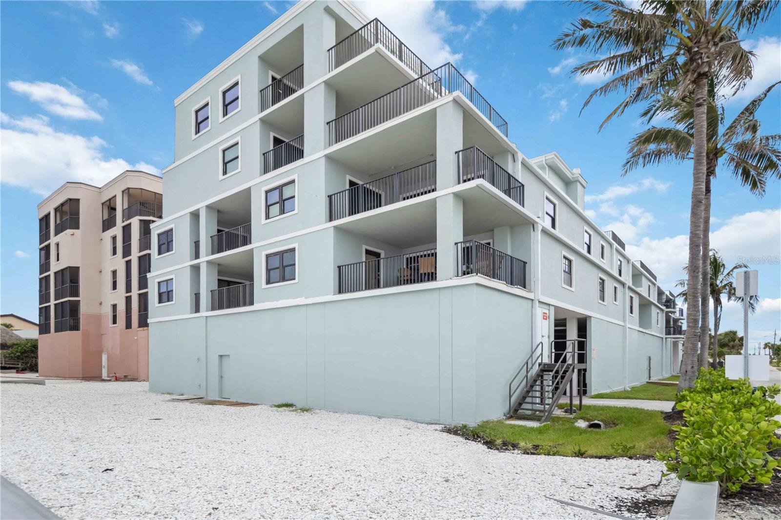 50 MEREDITH DR #8