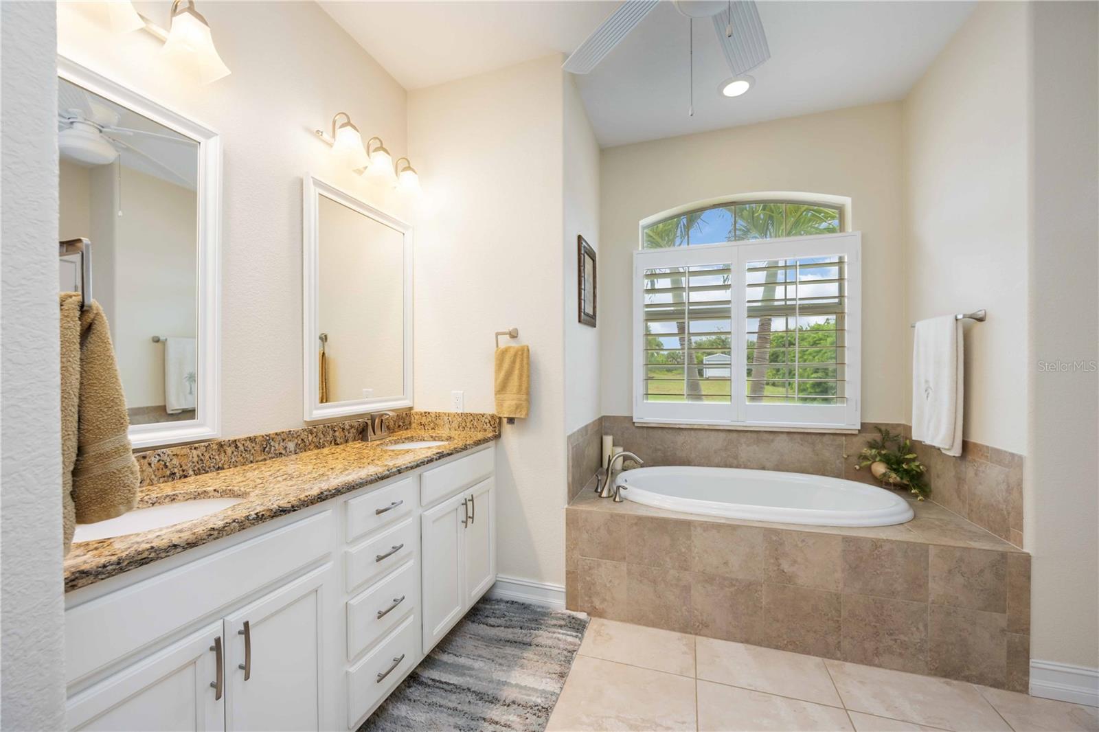 14123 FRUITPORT CIR
