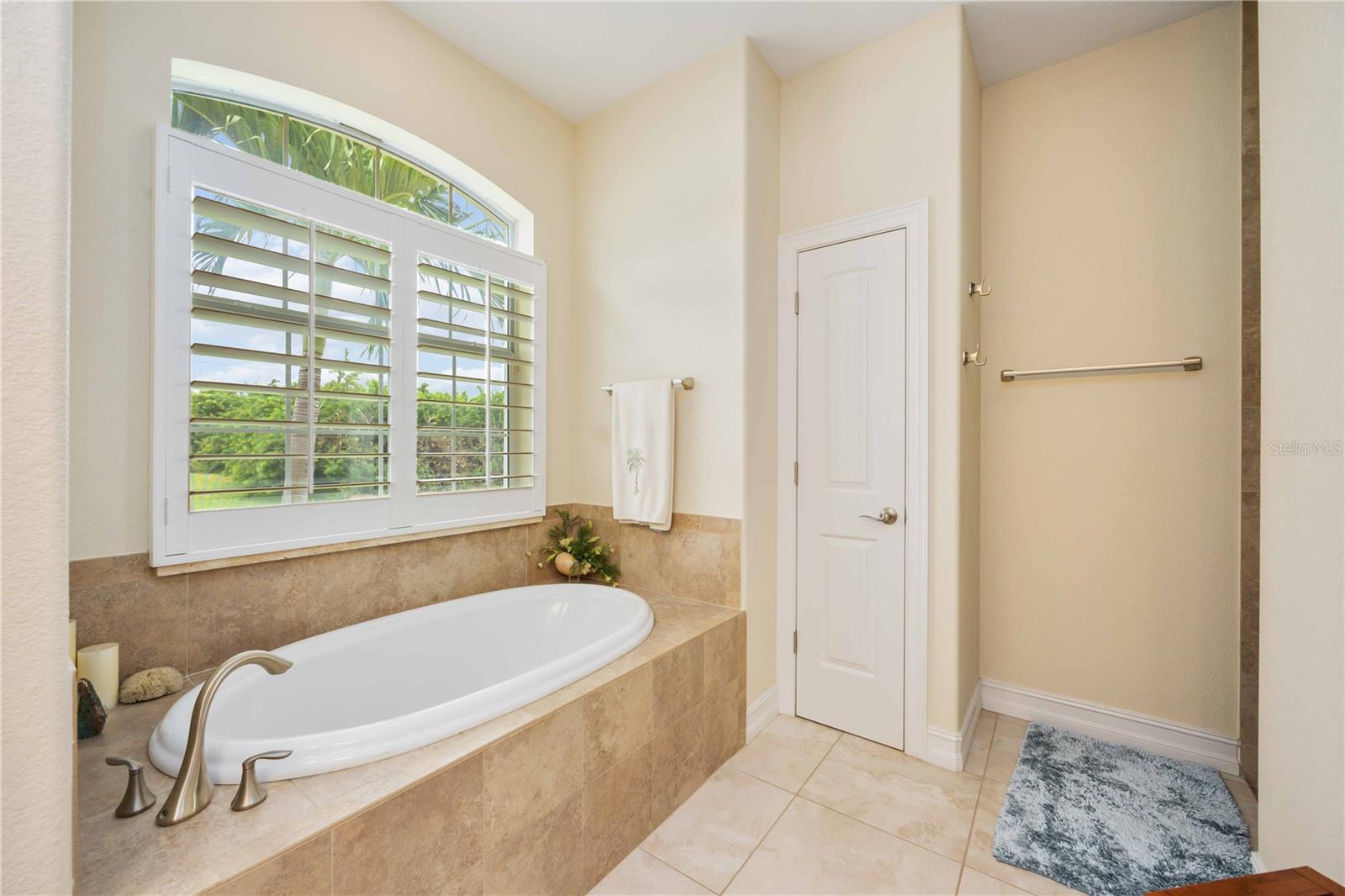 14123 FRUITPORT CIR