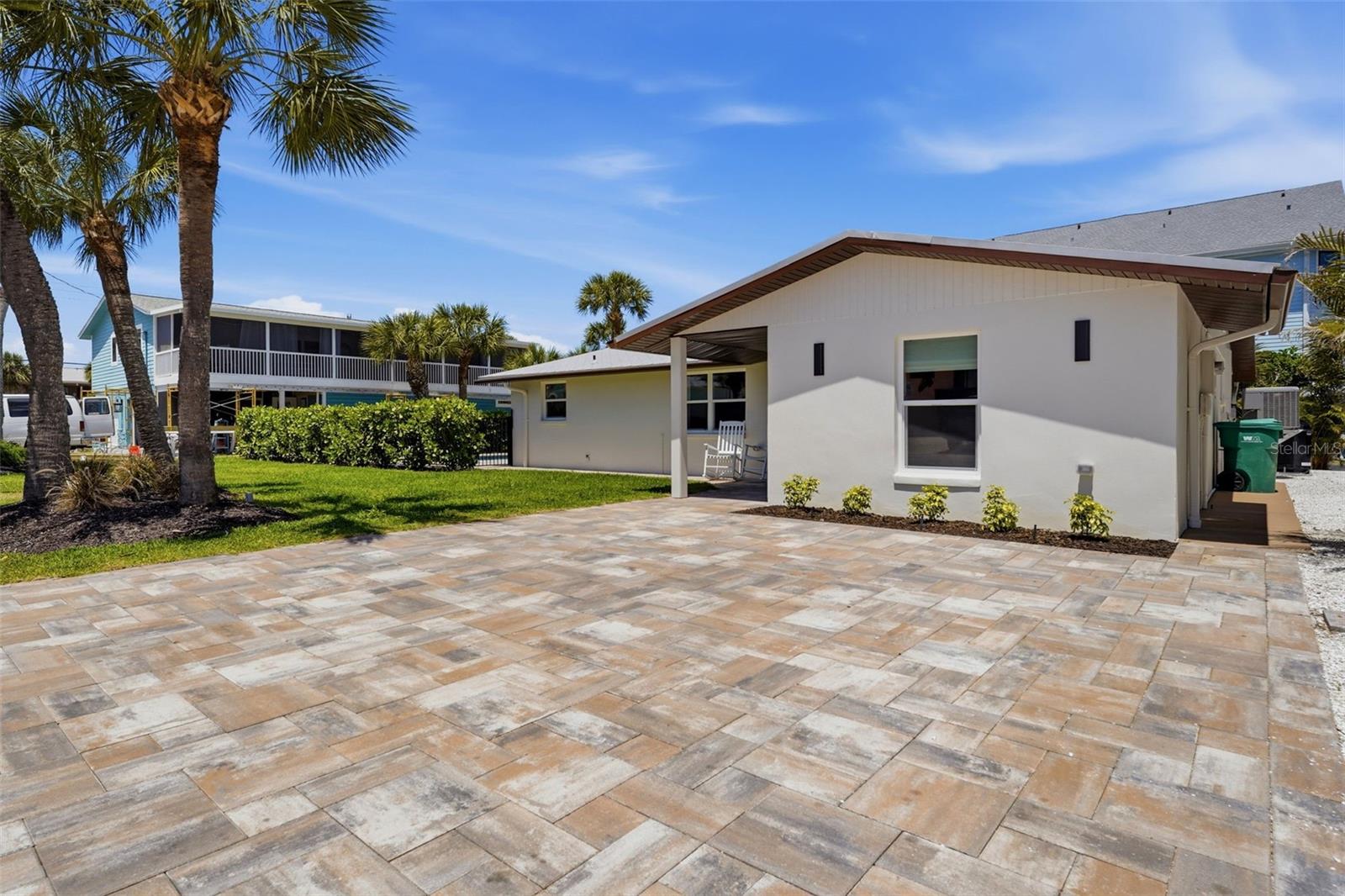 120 STANFORD DR