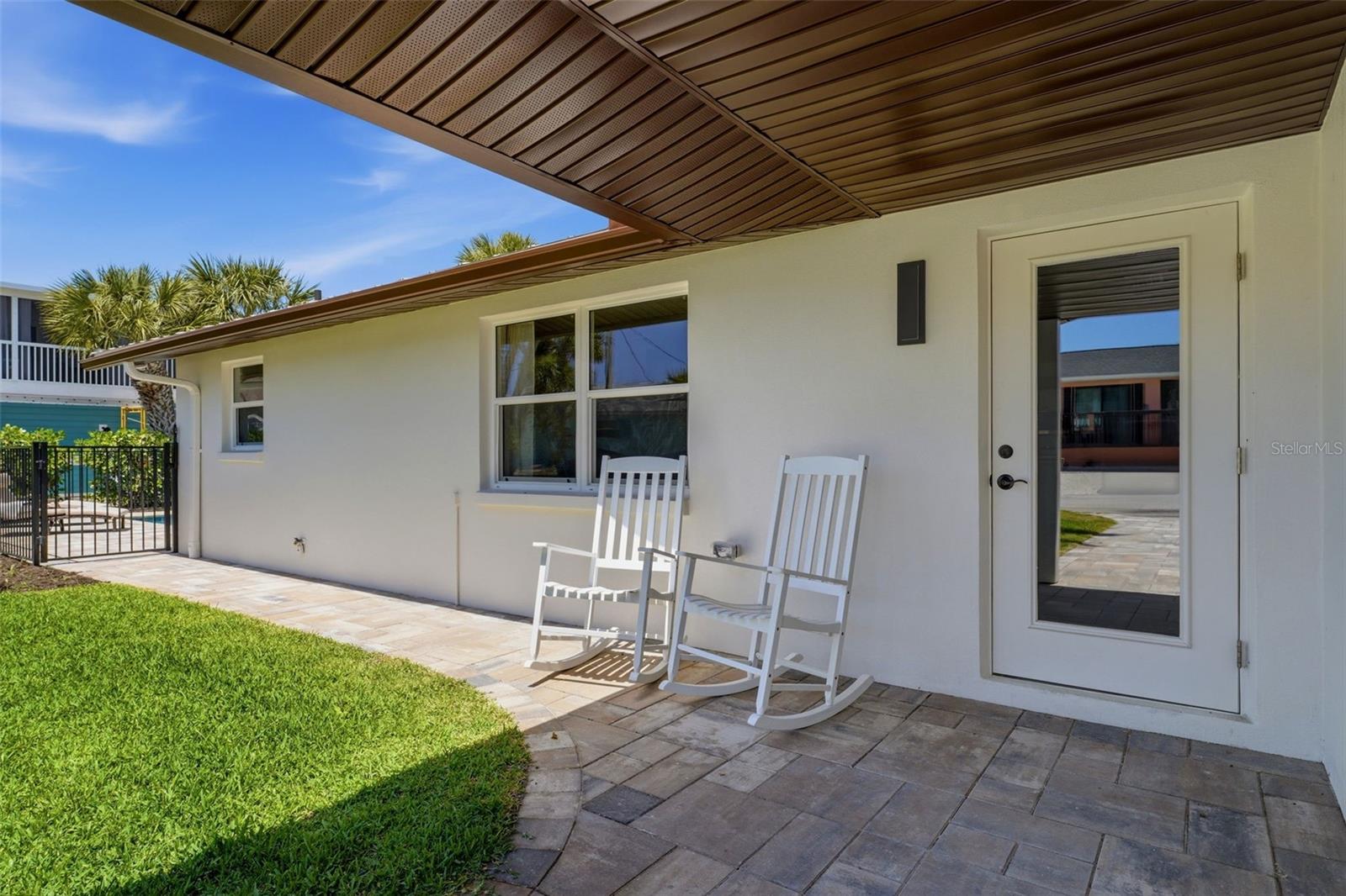 120 STANFORD DR