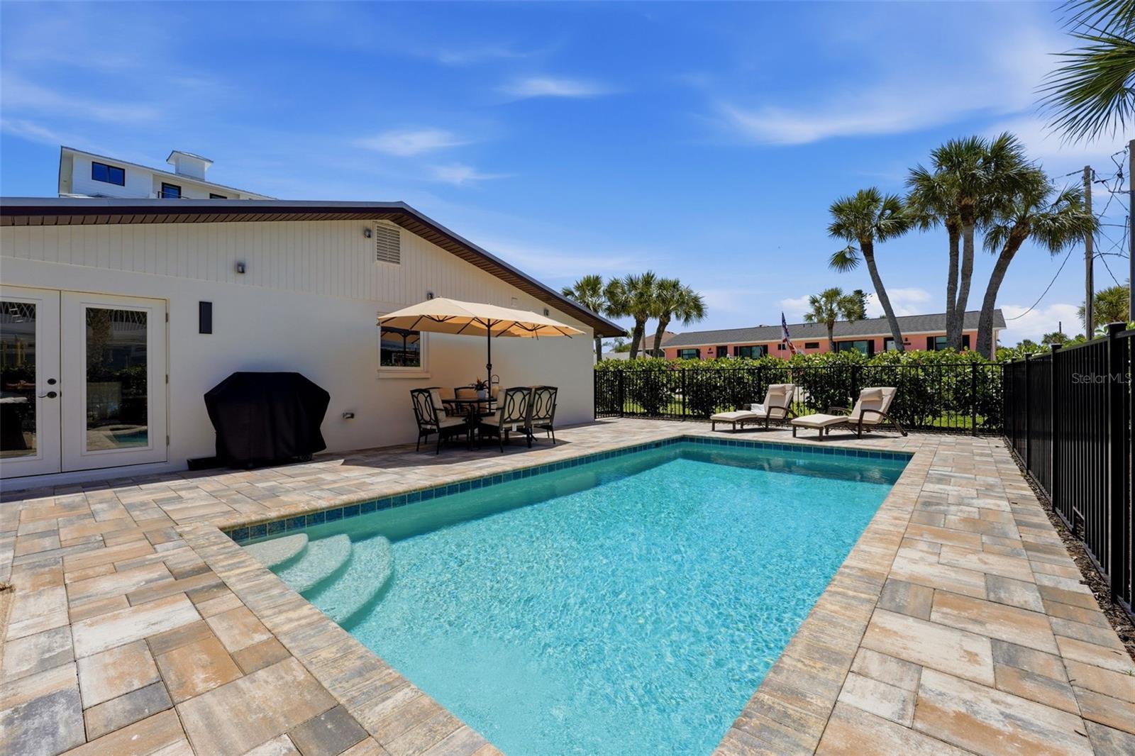 120 STANFORD DR