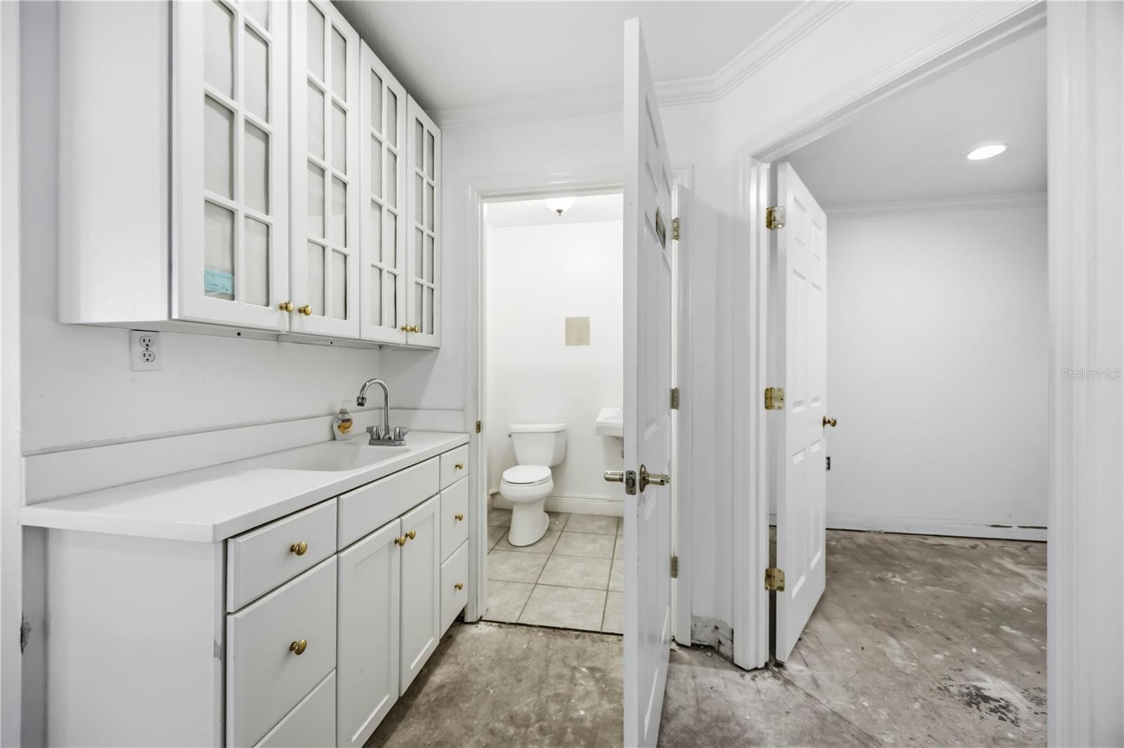 2061 ENGLEWOOD RD ## 1-7