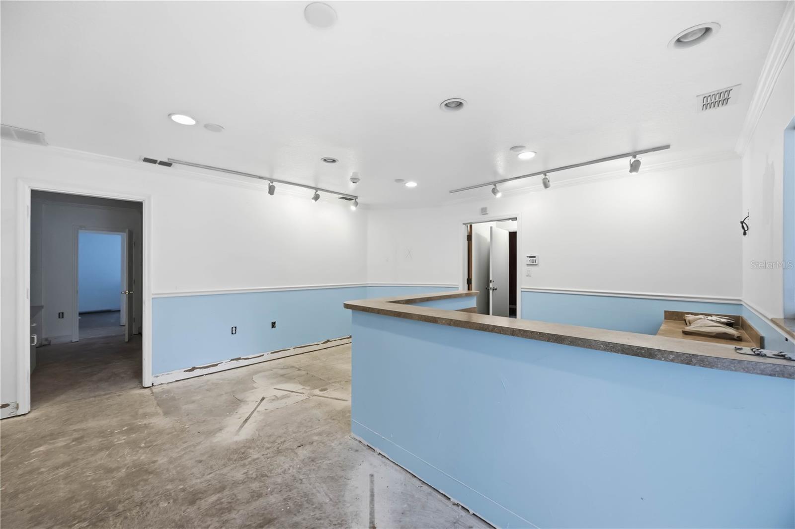 2061 ENGLEWOOD RD ## 1-7