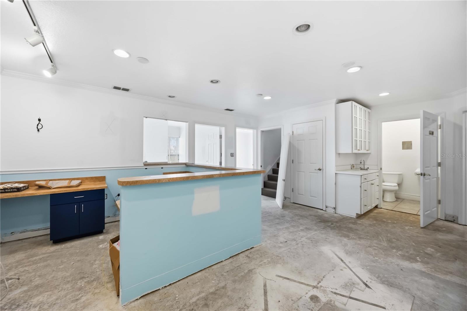 2061 ENGLEWOOD RD ## 1-7