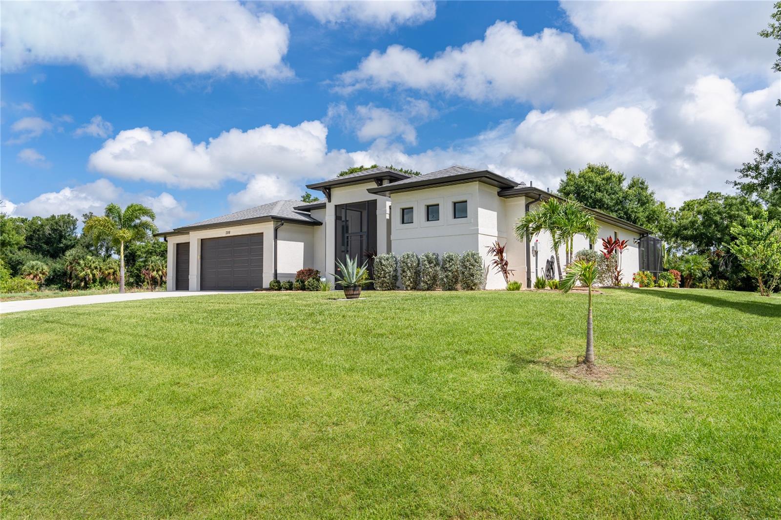 206 BAYTREE DR