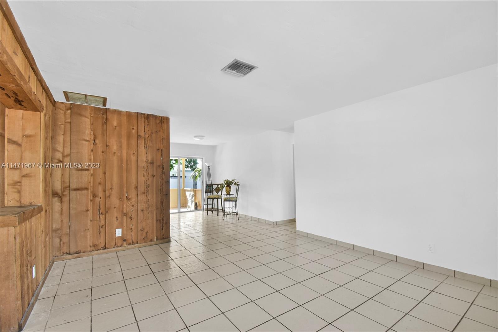 204 SE 8th St