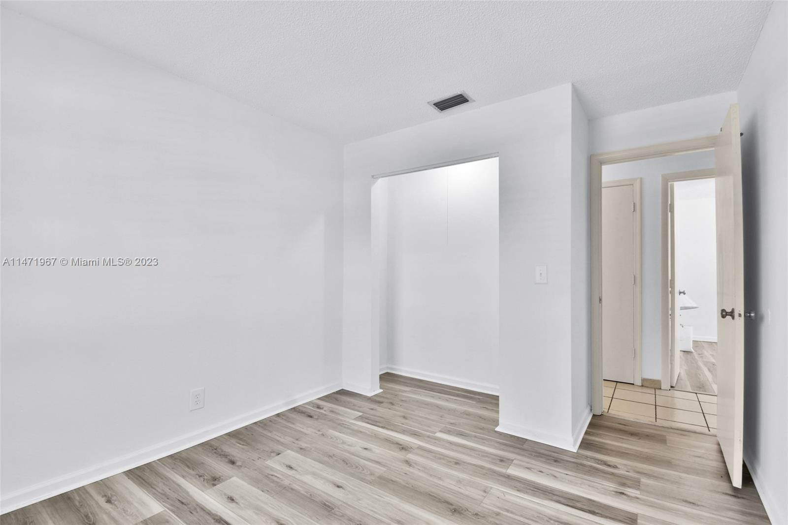 204 SE 8th St