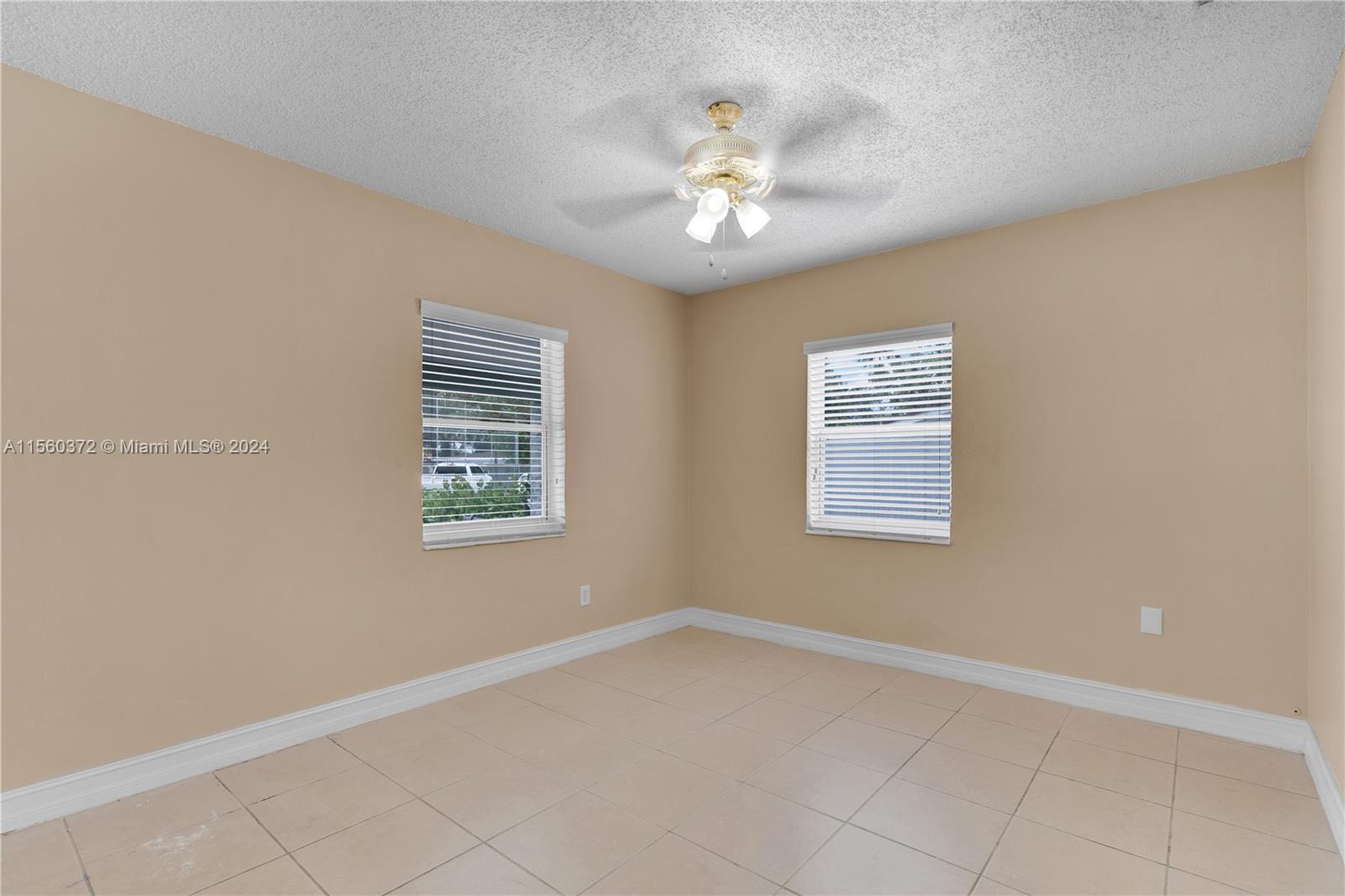 40 E 55th St