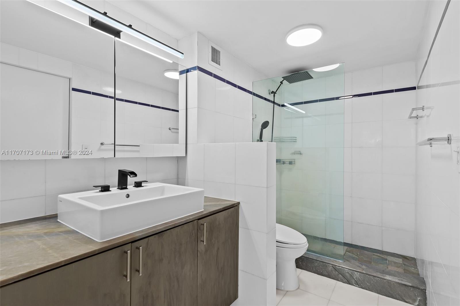 500 Three Islands Blvd # 127