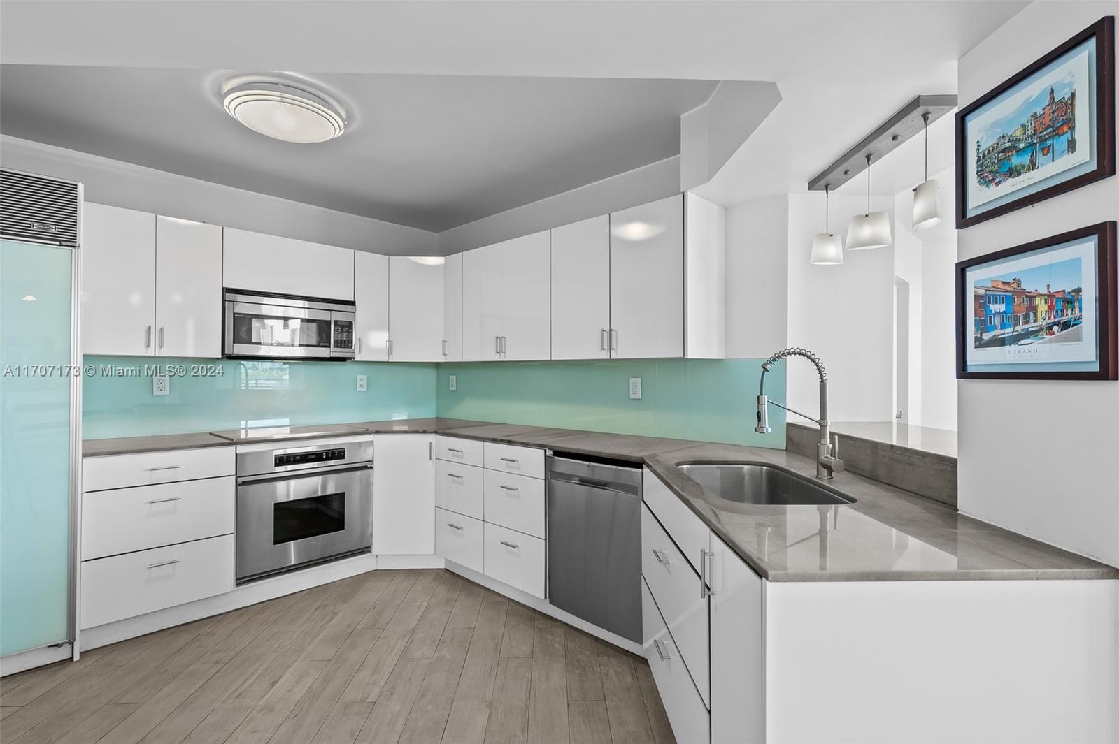 500 Three Islands Blvd # 127