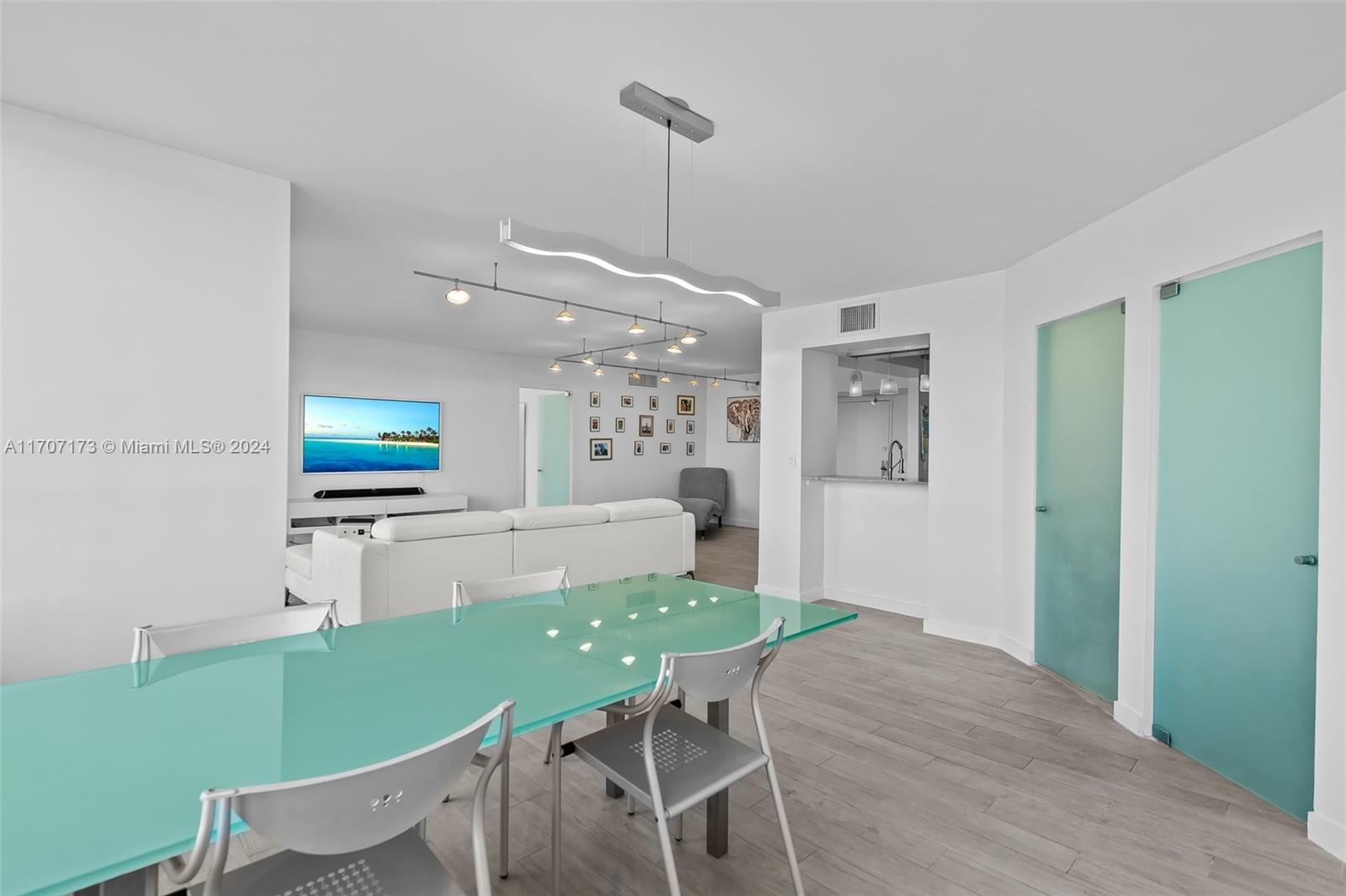 500 Three Islands Blvd # 127