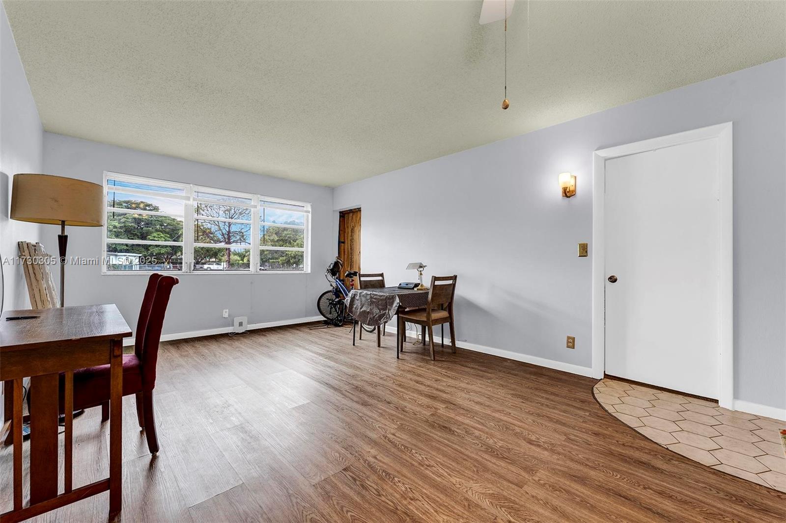2200 Park Ln # 102