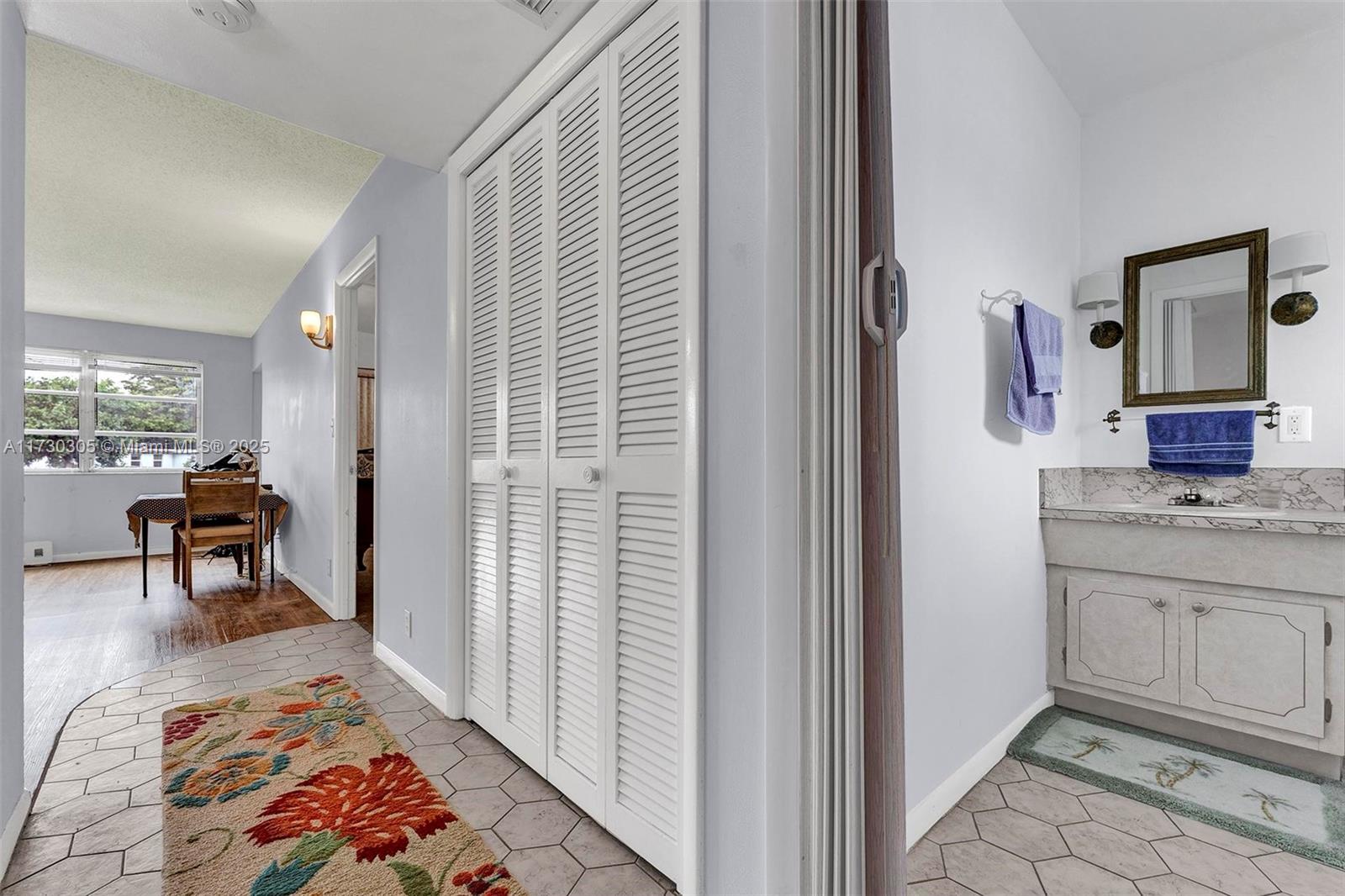 2200 Park Ln # 102
