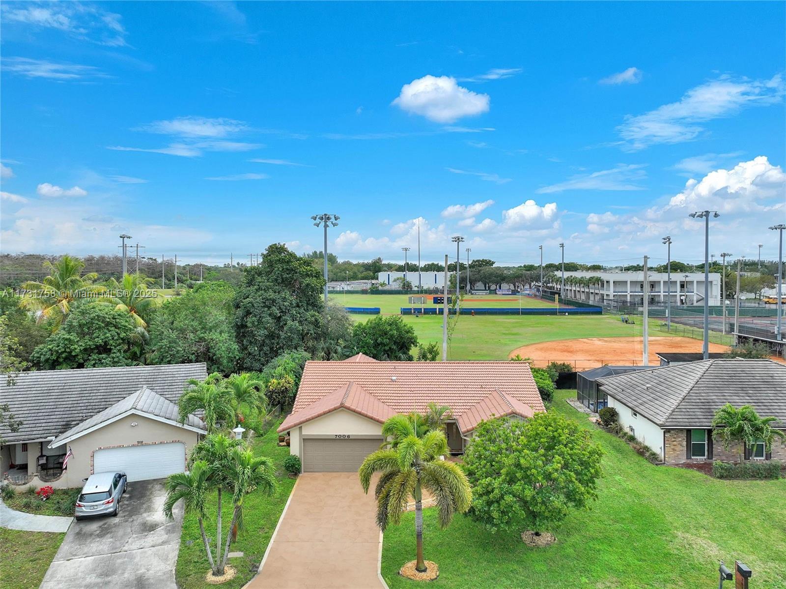 7006 NW 38th St