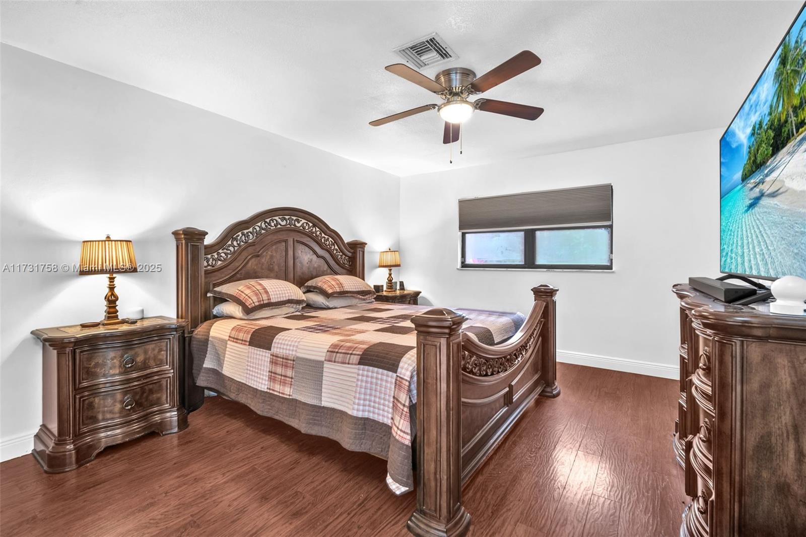 7006 NW 38th St