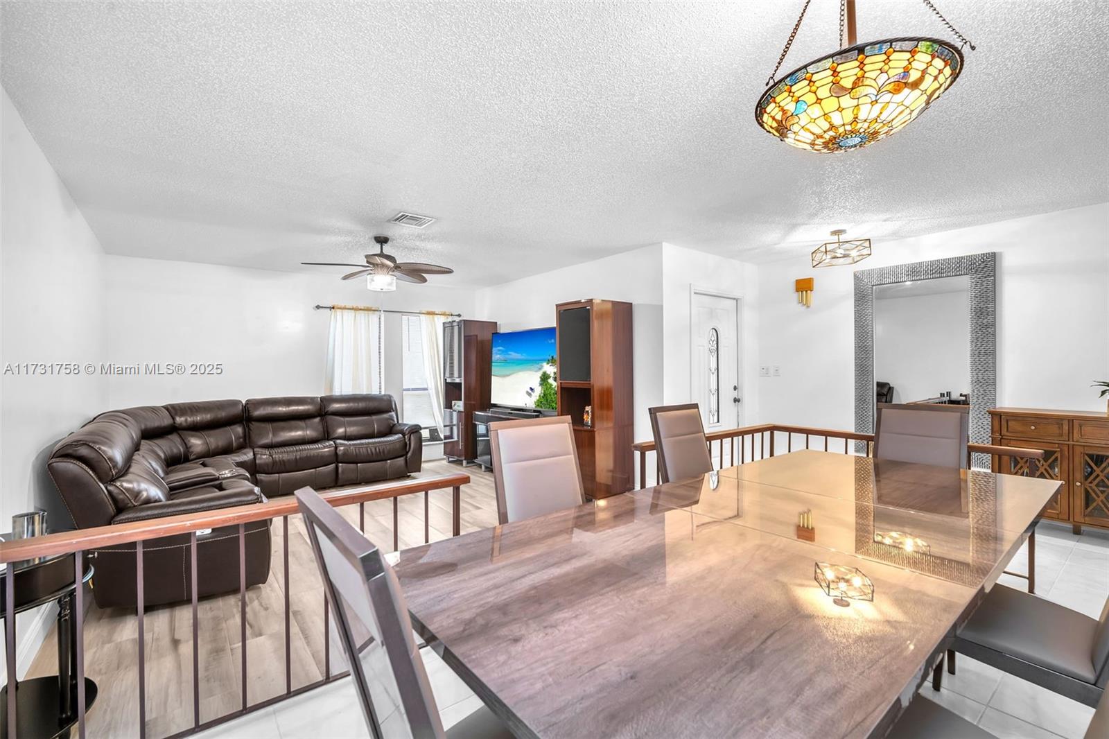 7006 NW 38th St