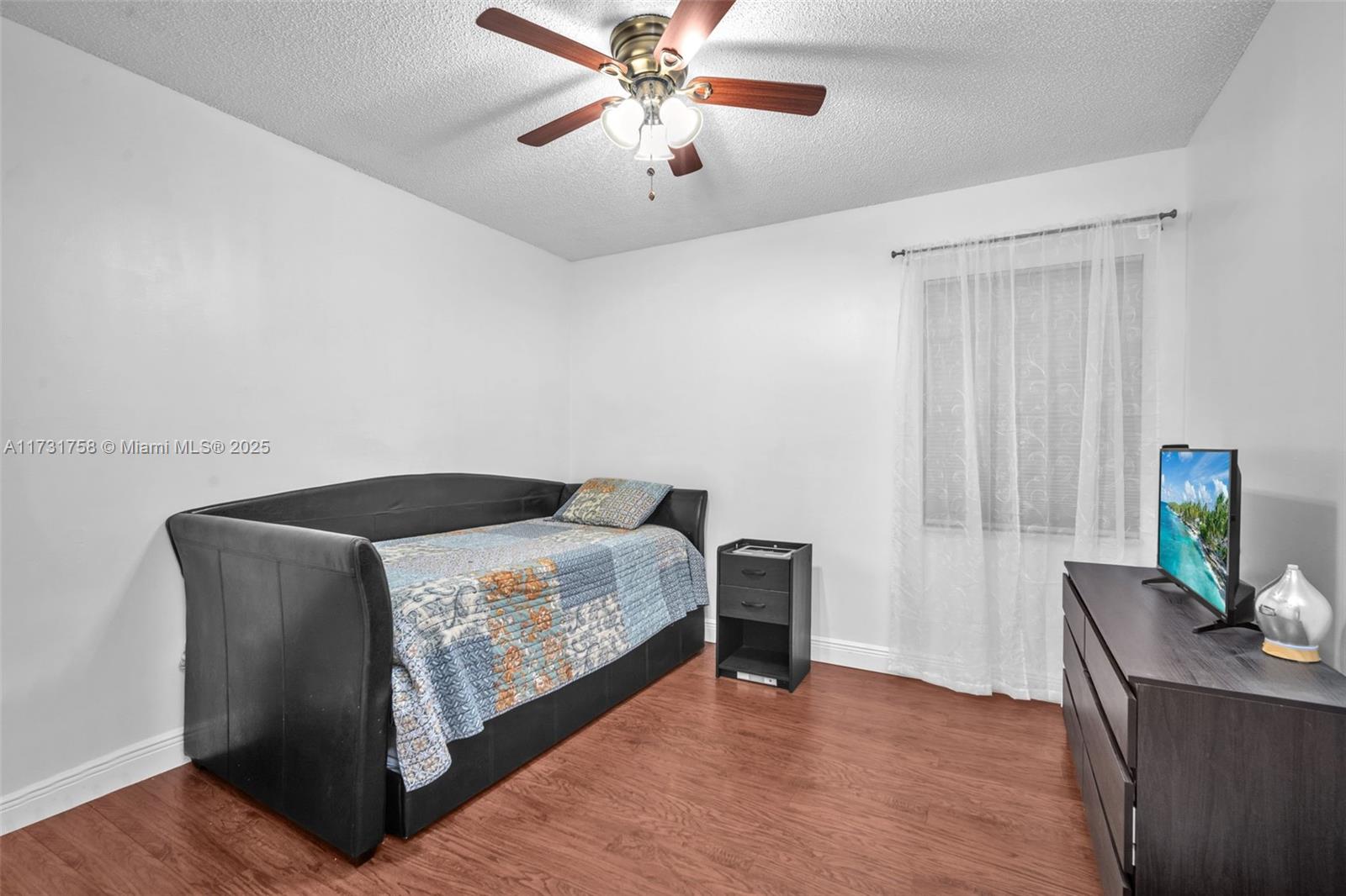 7006 NW 38th St