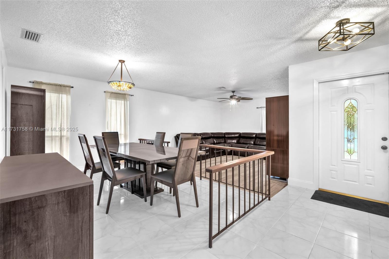 7006 NW 38th St