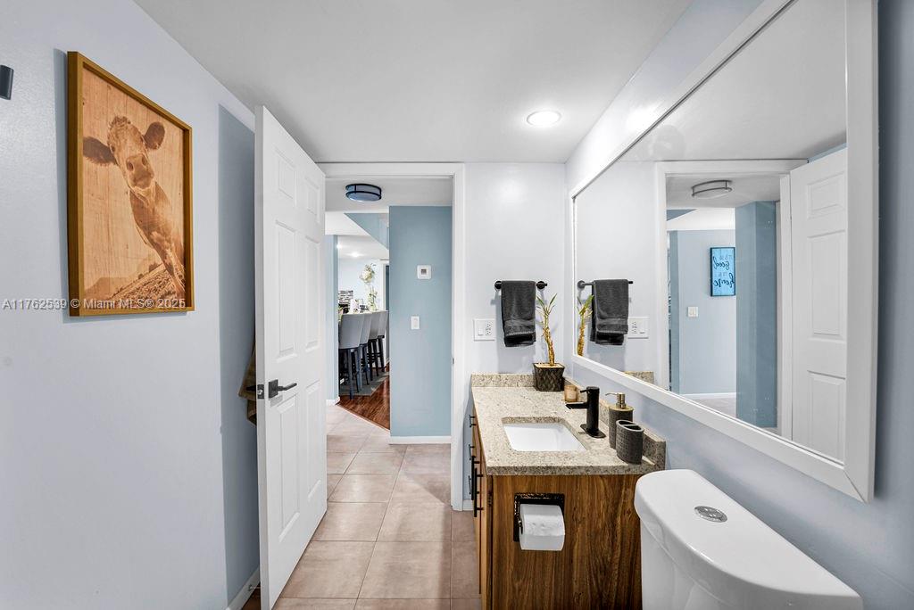 6049 Balboa Cir # 302
