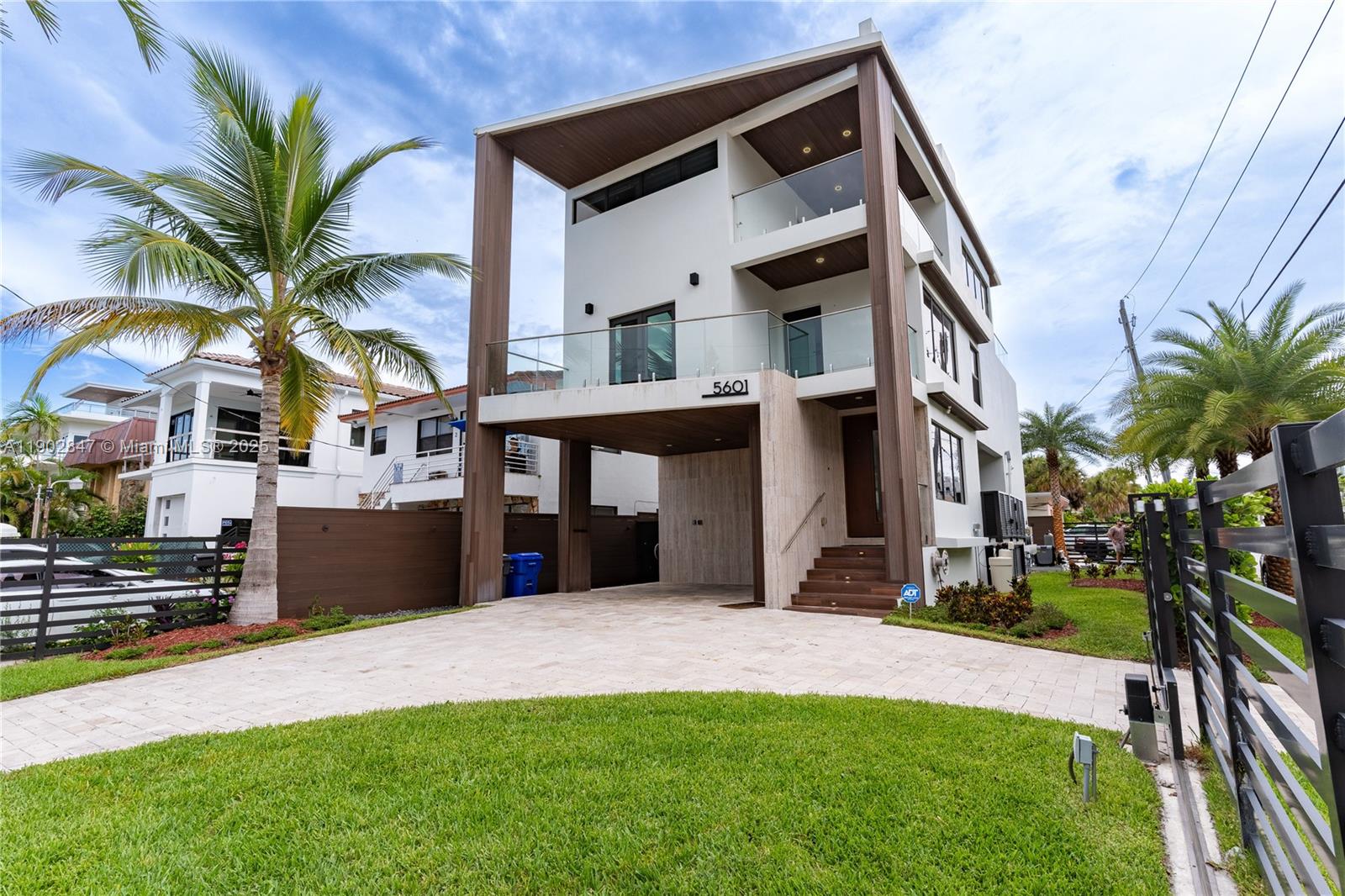 5601 N Ocean Dr, Hollywood