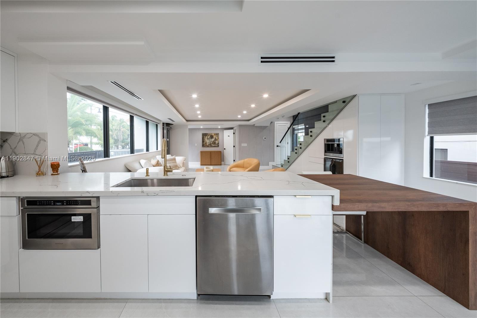 5601 N Ocean Dr, Hollywood