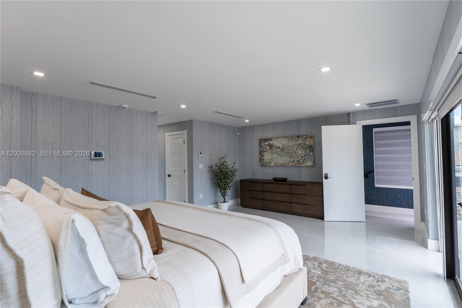 5601 N Ocean Dr # 5601