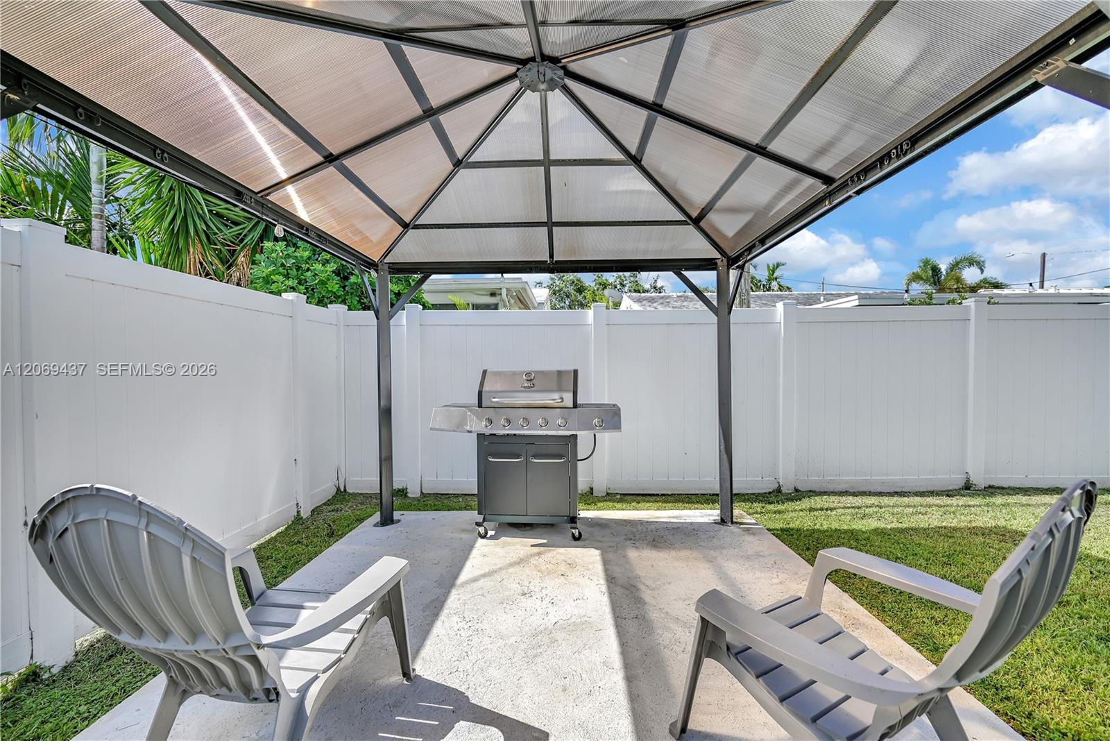 2710 NW 54th St