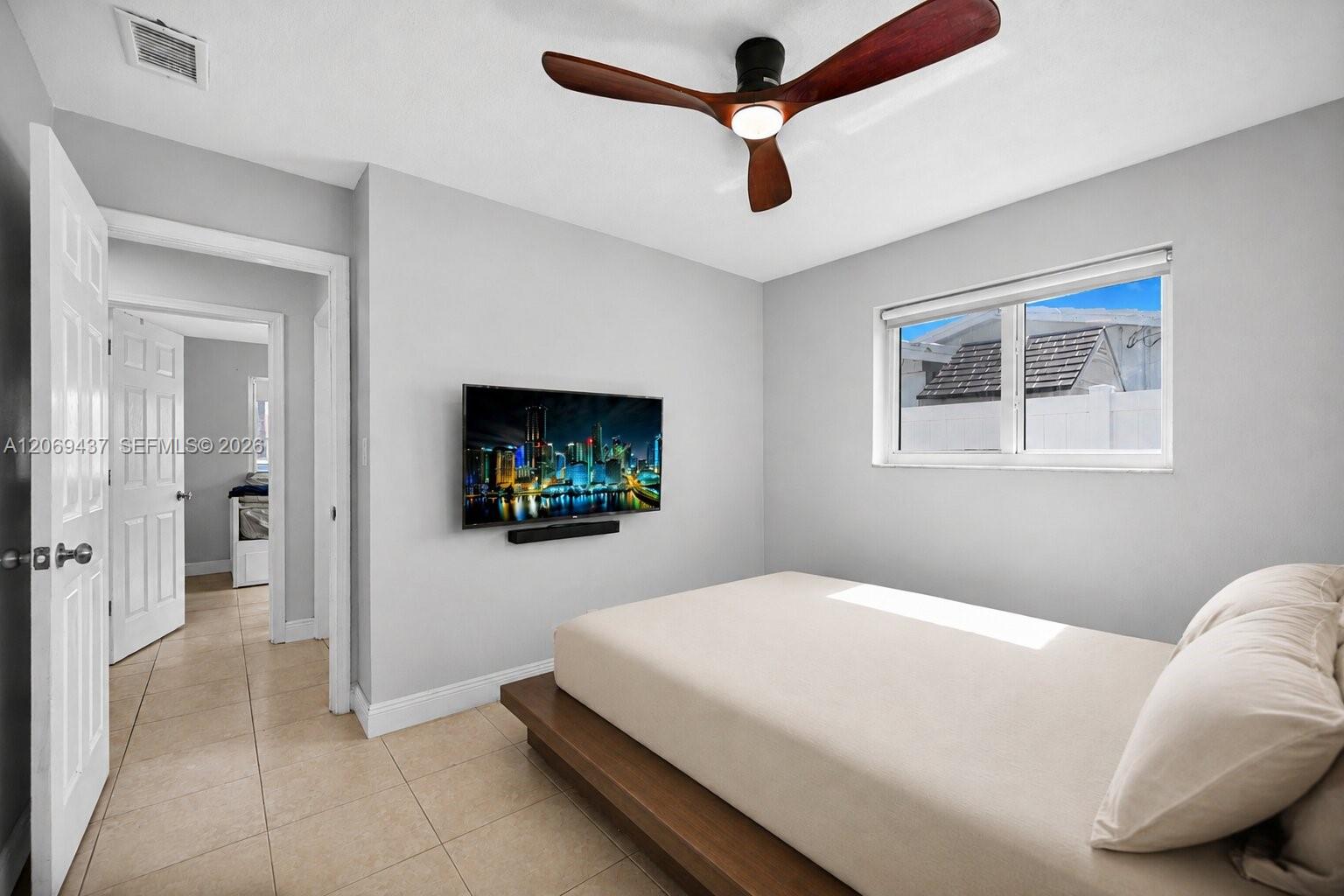 2710 NW 54th St