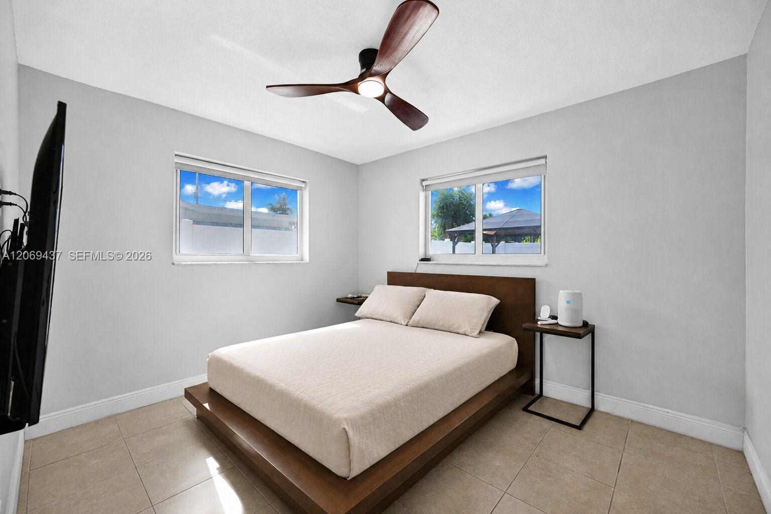 2710 NW 54th St