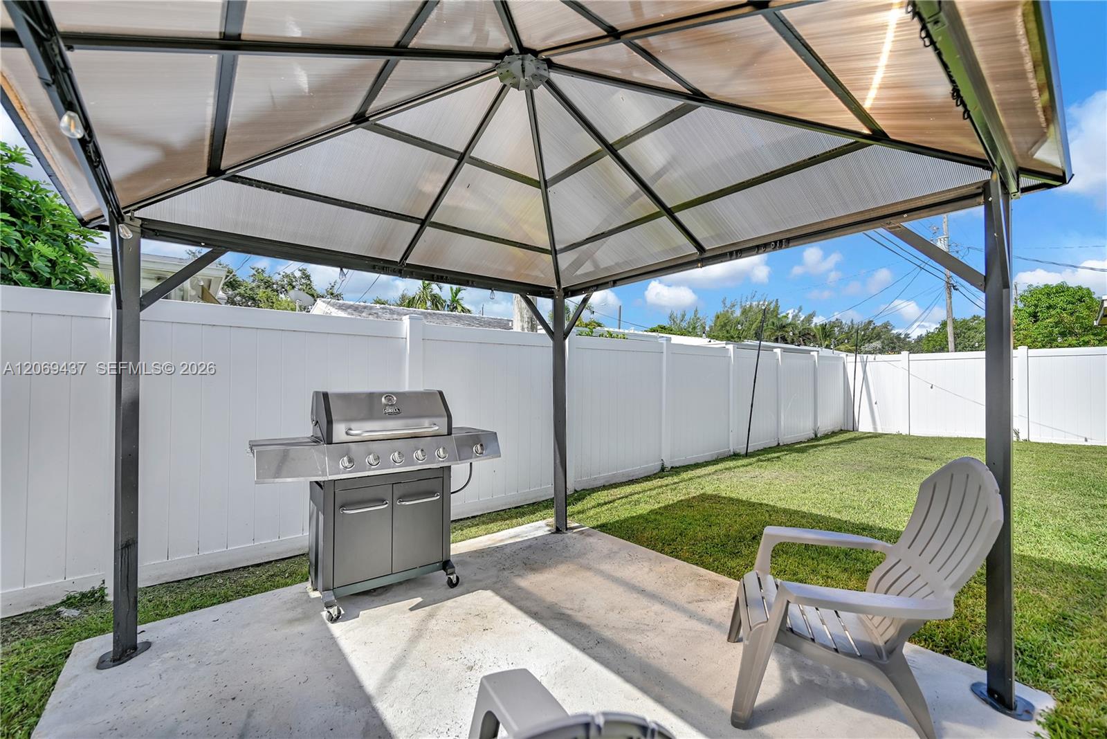 2710 NW 54th St