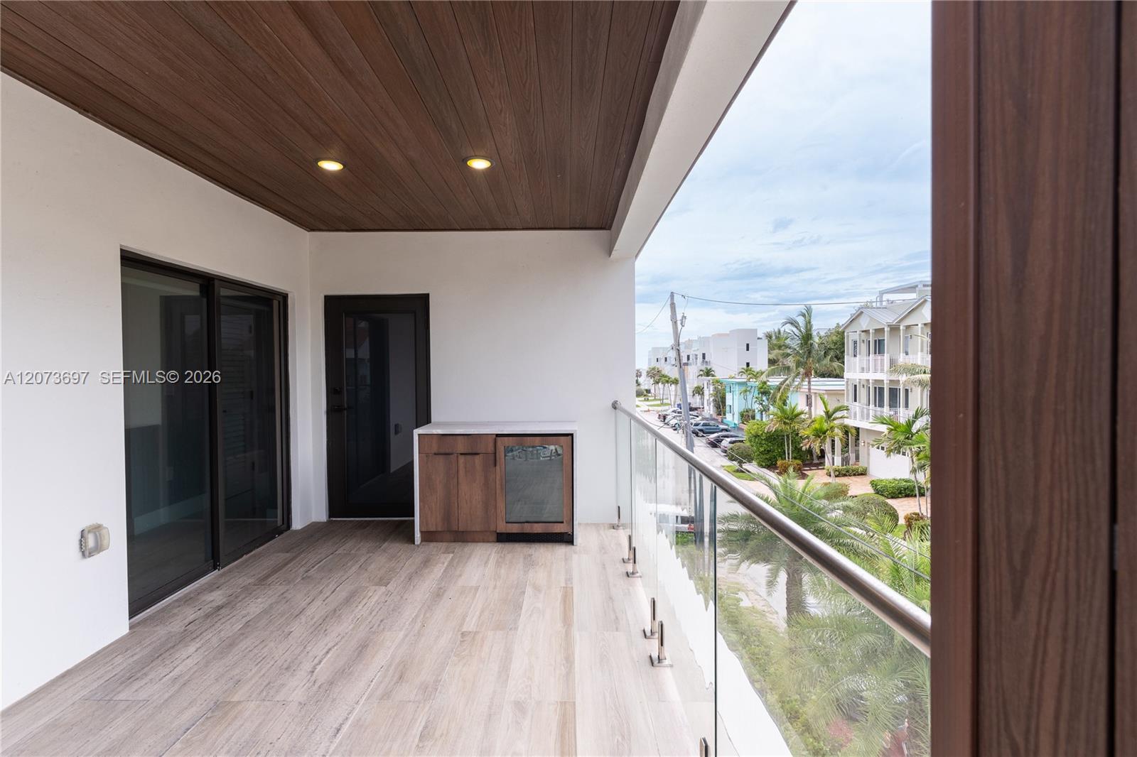 5601 N Ocean Dr