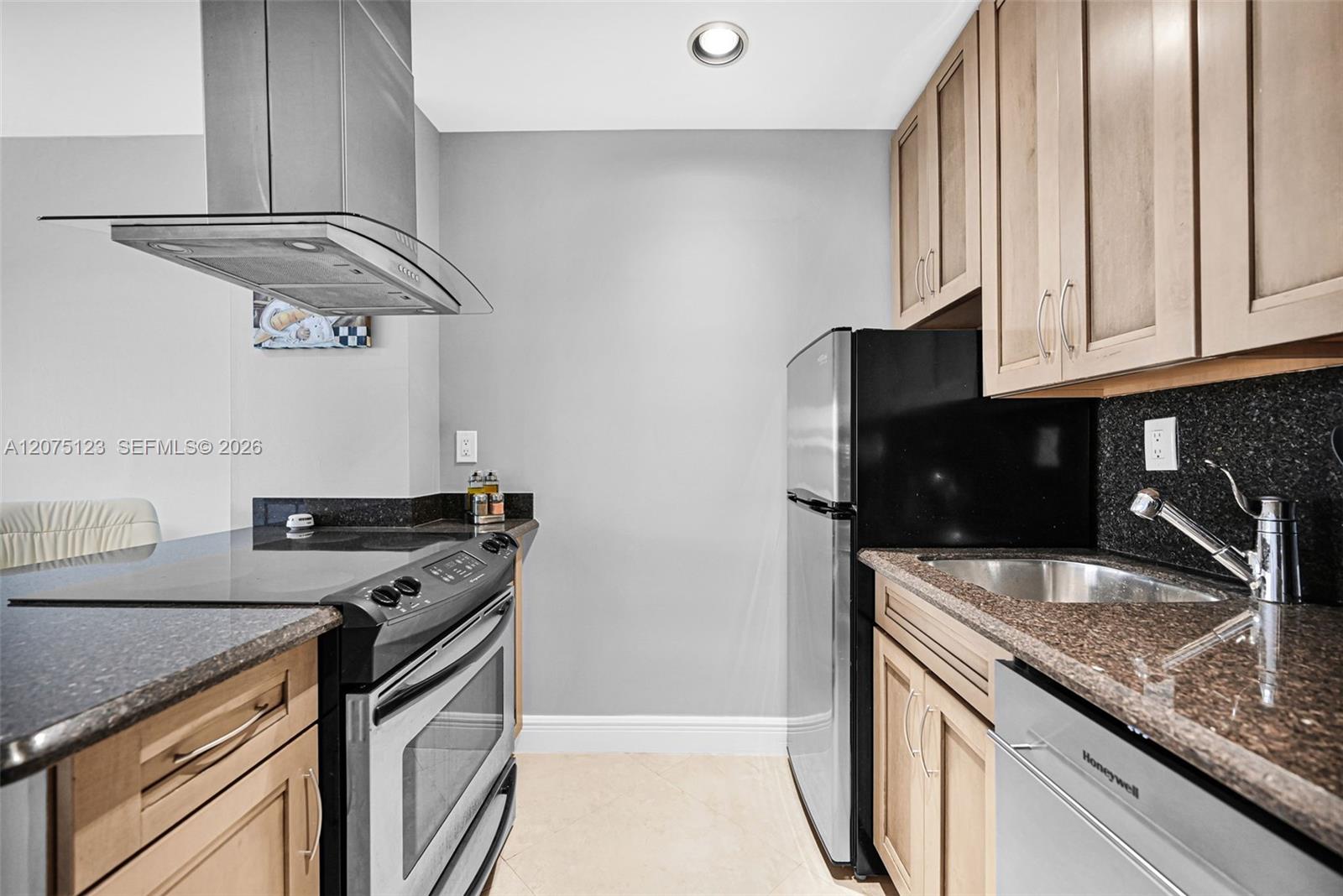 405 N Ocean Blvd # 103