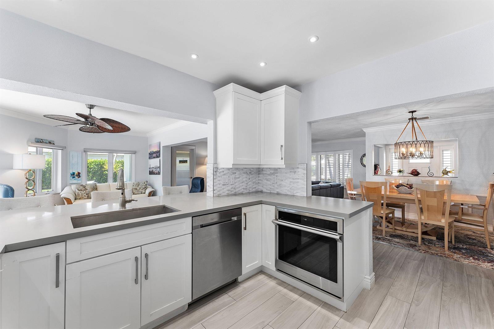 940 SW Mulberry Way