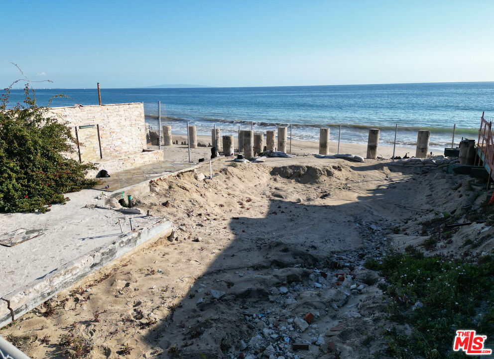 21644 Pacific Coast Hwy