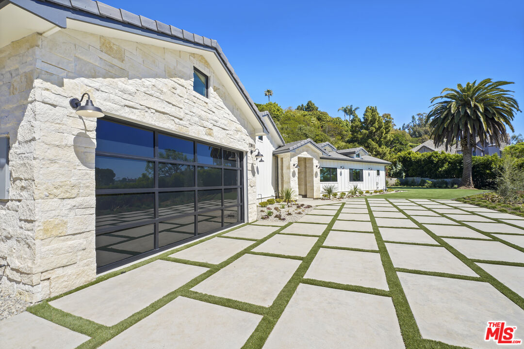 23813 Harbor Vista Dr