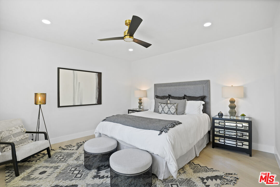 23813 Harbor Vista Dr