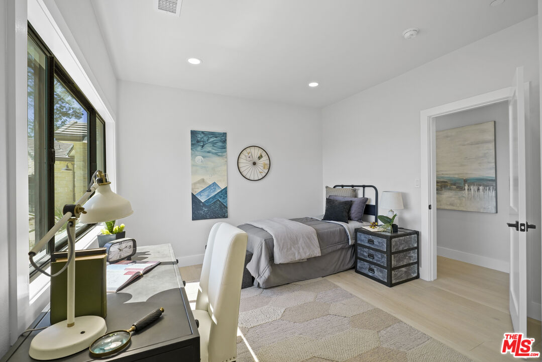23813 Harbor Vista Dr