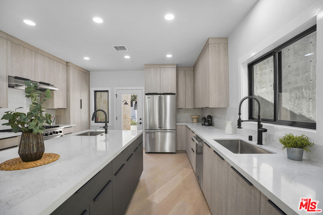 23813 Harbor Vista Dr