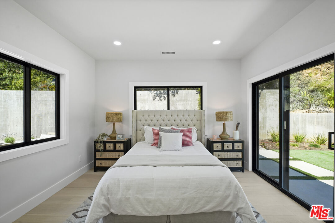 23813 Harbor Vista Dr