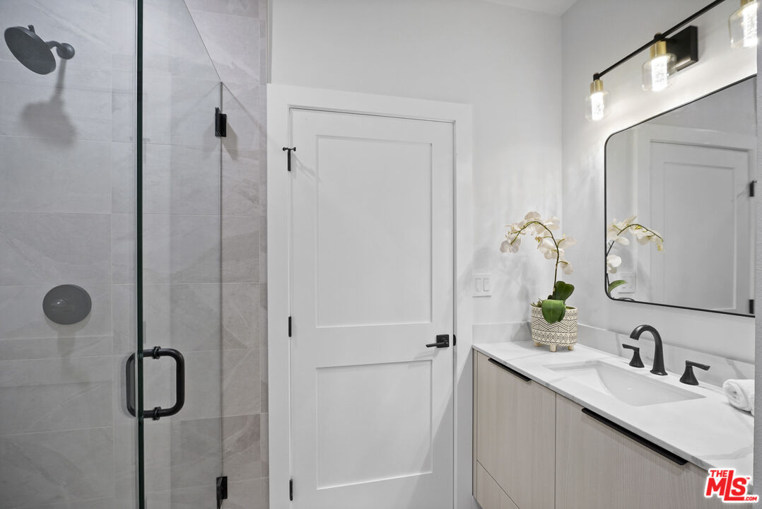 23813 Harbor Vista Dr