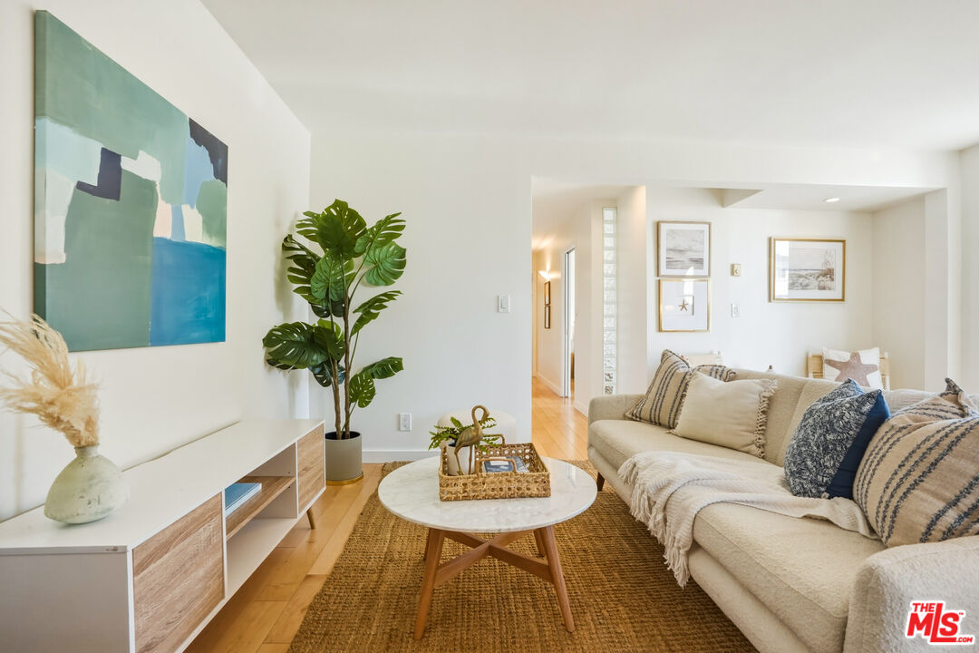 917 2nd St Unit: 205