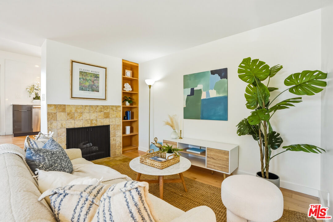 917 2nd St Unit: 205