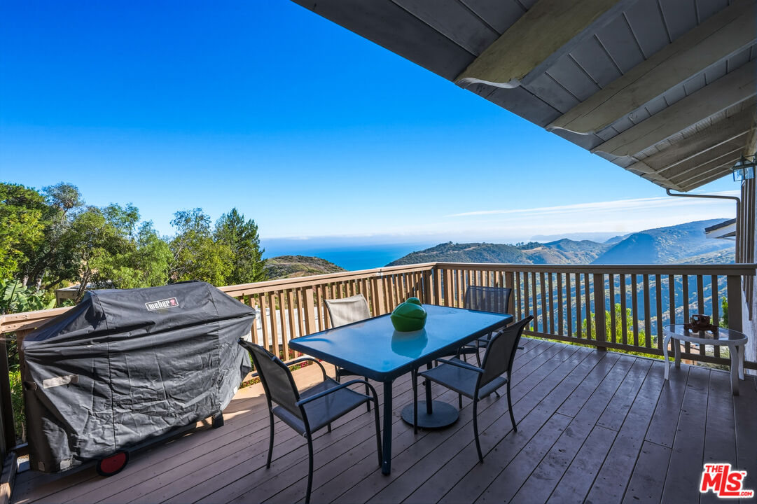 2965 Seabreeze Dr