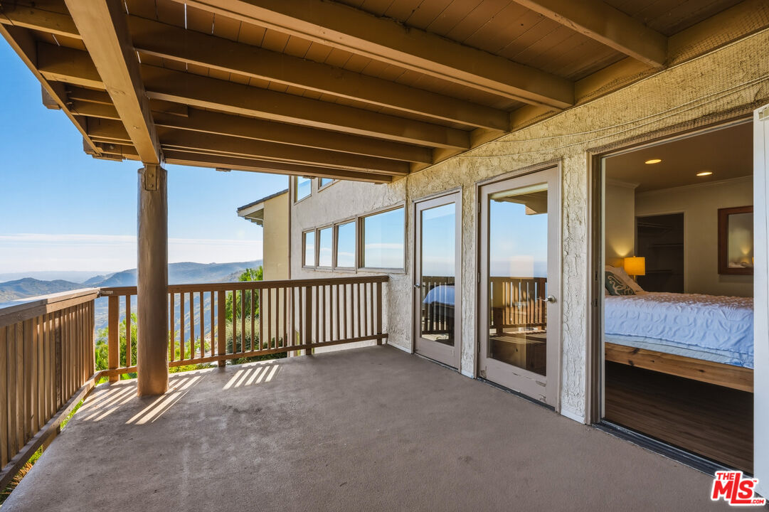 2965 Seabreeze Dr
